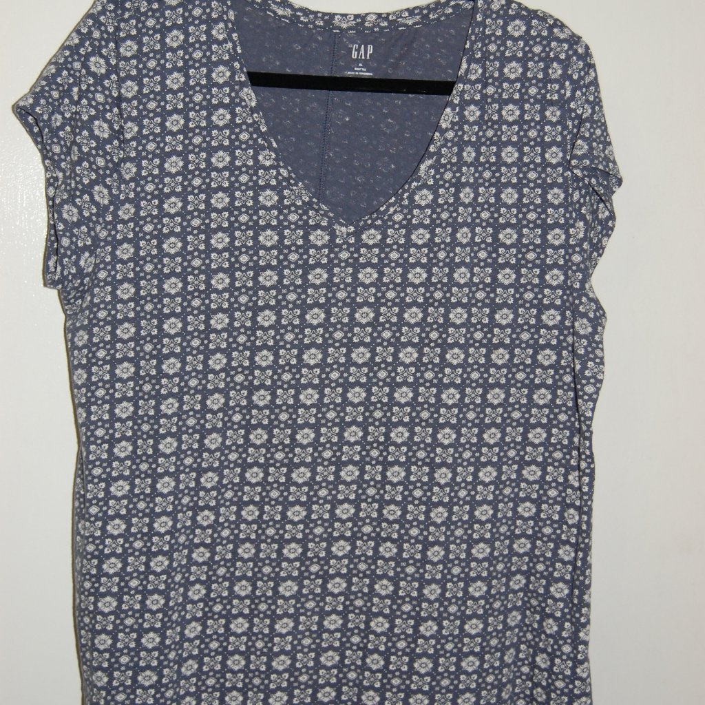 Gap, "Easy Tee"